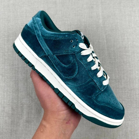 Nike Dunk Low Green Velvet
